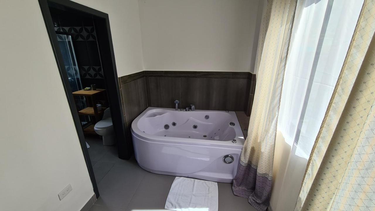 Elegante Apartamento Con Vistas Al Volcan Tungurahua บาญอส ภายนอก รูปภาพ