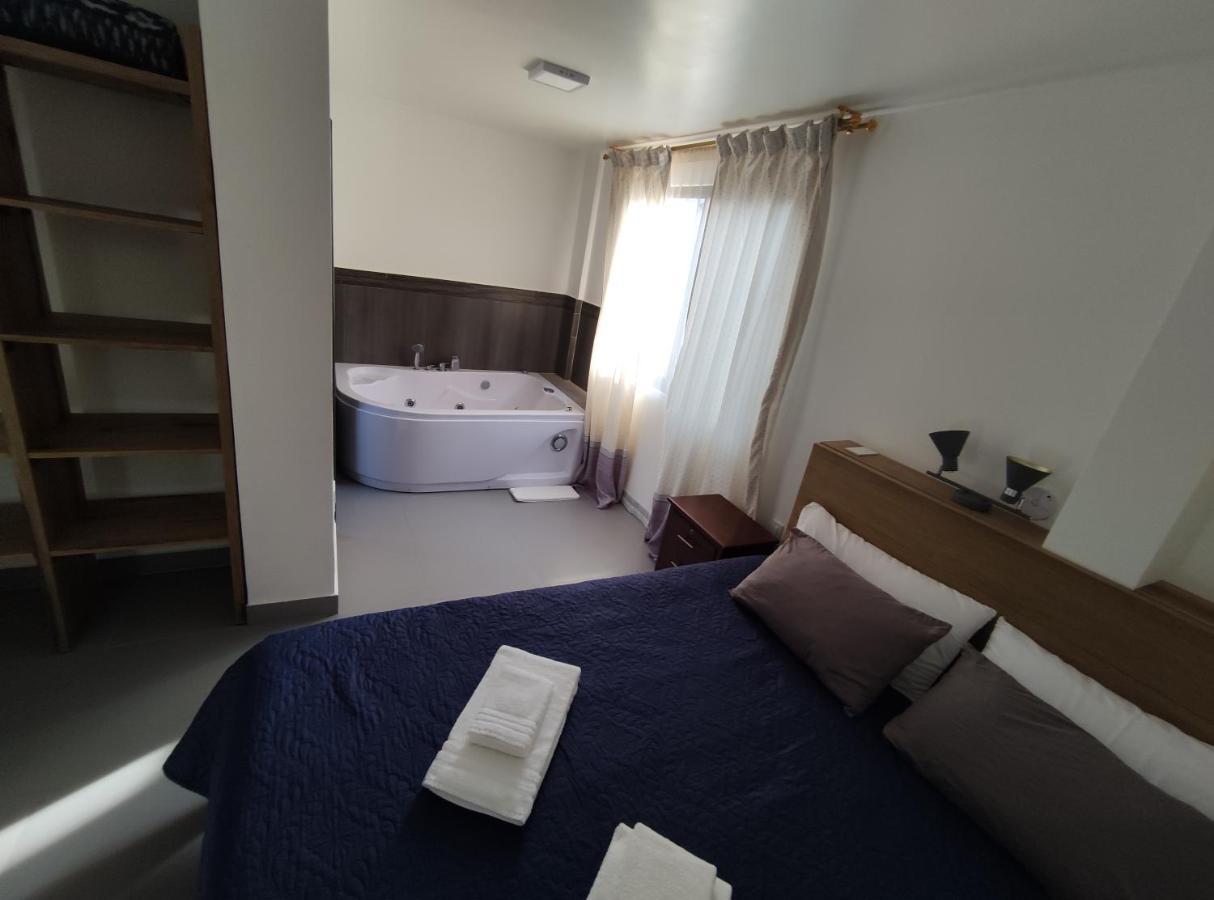 Elegante Apartamento Con Vistas Al Volcan Tungurahua บาญอส ภายนอก รูปภาพ