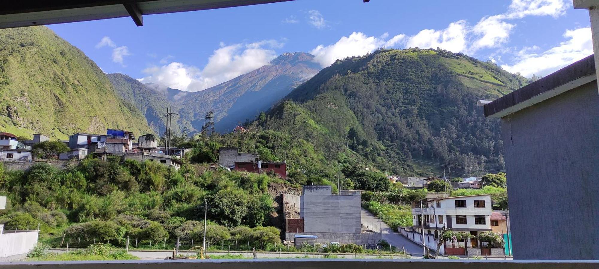Elegante Apartamento Con Vistas Al Volcan Tungurahua บาญอส ภายนอก รูปภาพ